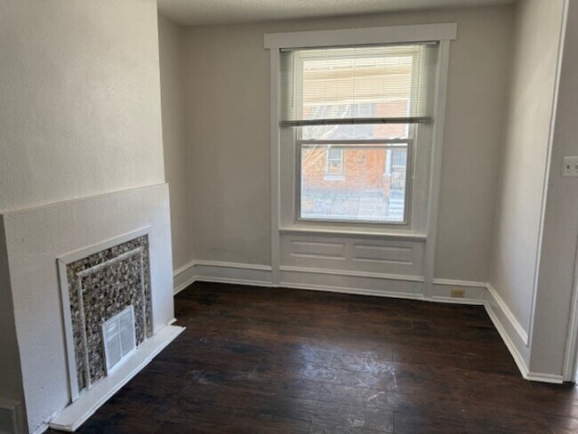 Building Photo - 252 N Wilton St