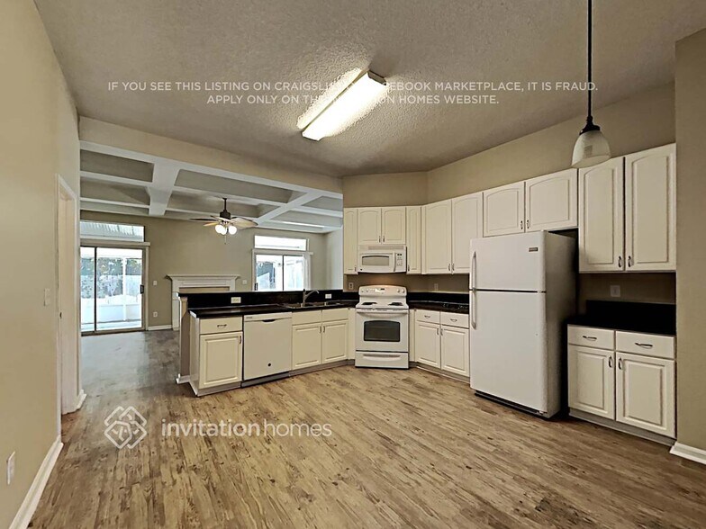 Building Photo - 8043 Sable Creek Dr E