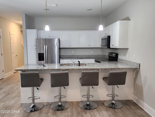 Building Photo - 9024 Banyan Beach Dr