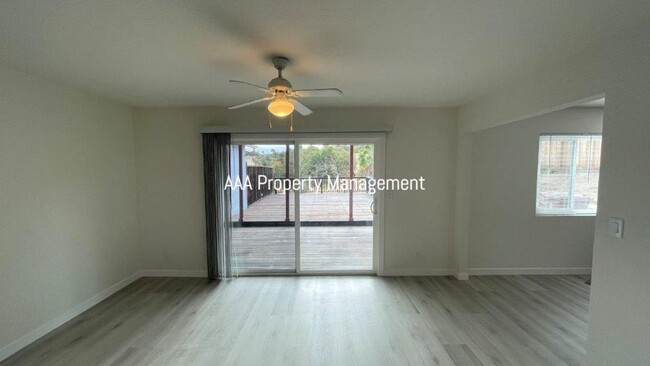 Building Photo - Martinez Beautiful fully remodeled 3 bedro...