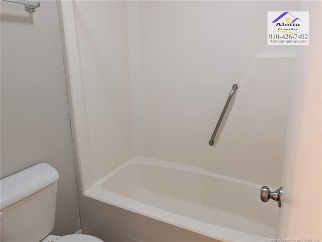 Building Photo - 482 Corning Pl