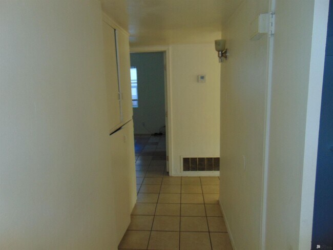 Building Photo - 1922 S 9th Ave