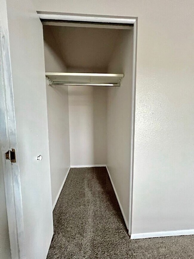 Building Photo - 6455 Yvonne Way