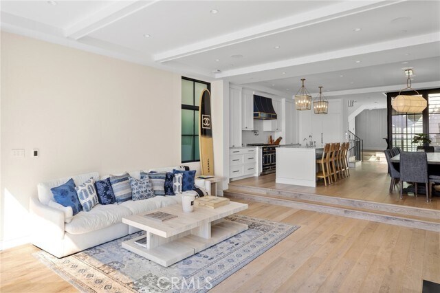 Building Photo - 2428 The Strand