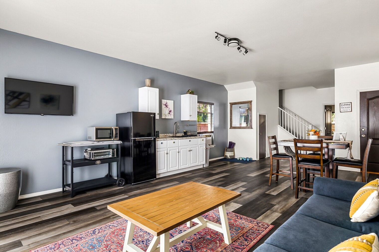 Building Photo - 311 Evening Grosbeak Dr