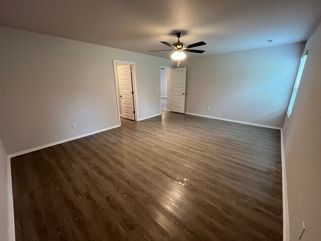 Building Photo - Available Now: Newer 4 Bed, 2 Bath Home in Pea Ridge – Modern Living Awaits!