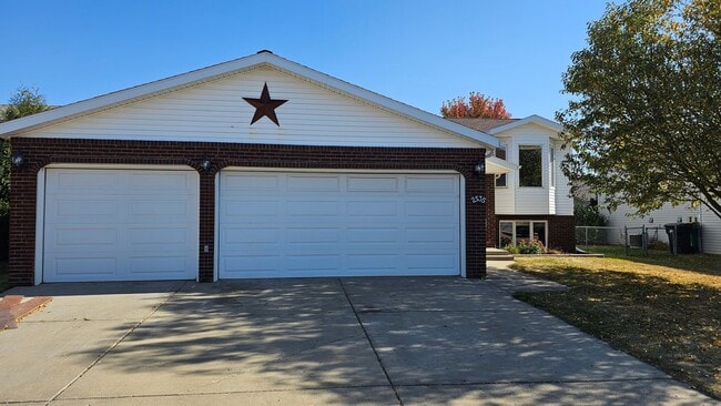 Building Photo - Beautiful Single Family Home