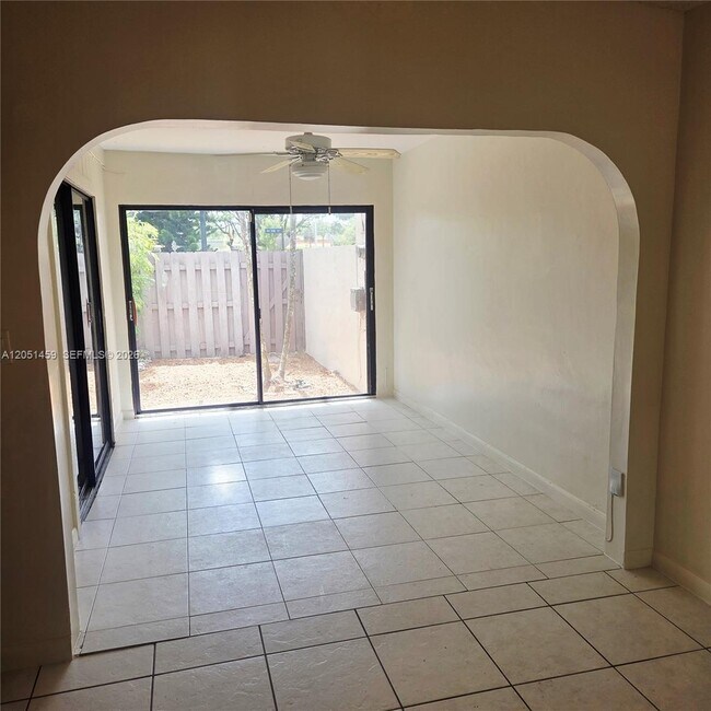 Building Photo - 7412 SW 105th Pl