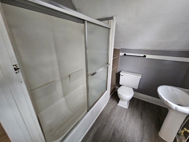 Building Photo - 3433 W 41st St