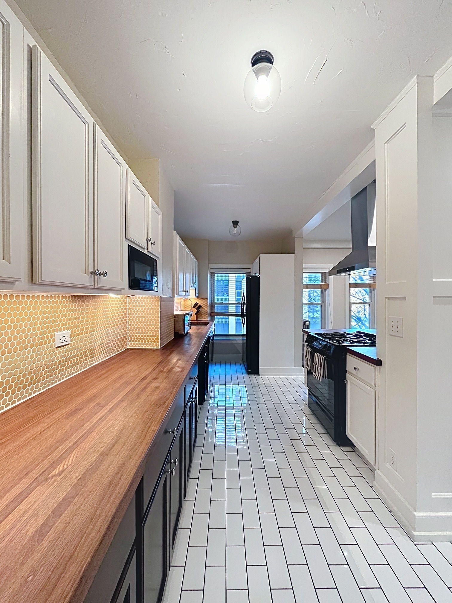 Building Photo - 2330 Euclid Heights Blvd