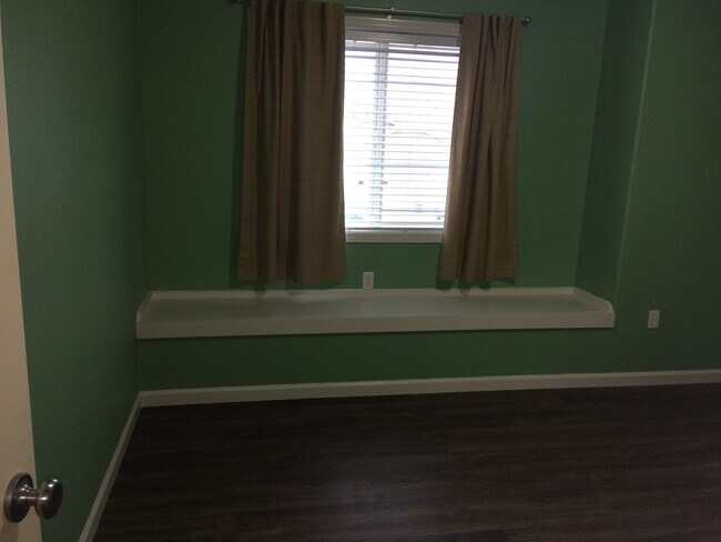 Building Photo - Large Home for Rent in Sage Point Service ...