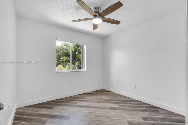 Building Photo - 14308 SW 120th Ct