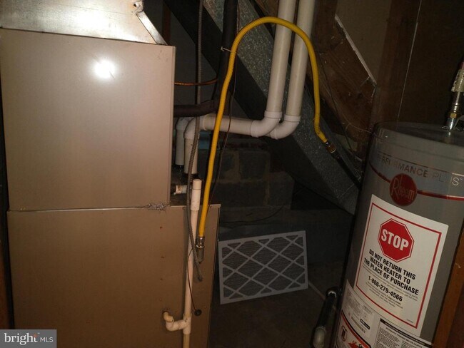 Building Photo - 512 Dartmouth Dr