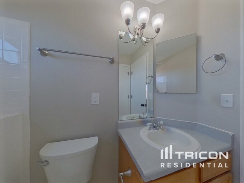 Building Photo - 6765 Lionshead Pkwy