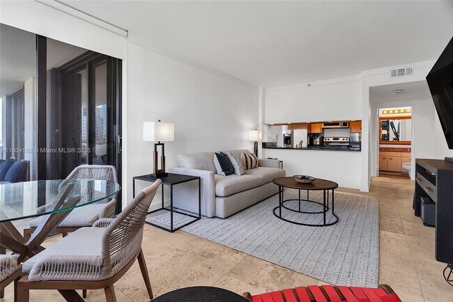 Building Photo - 1581 Brickell Ave