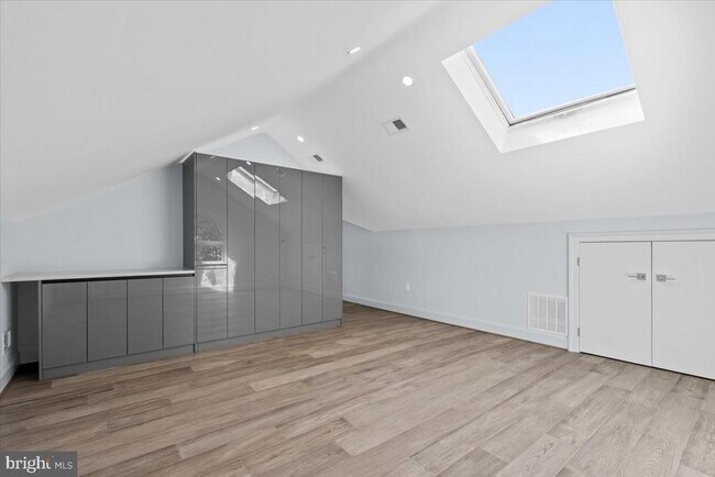 Building Photo - 1626 Foxhall Rd NW