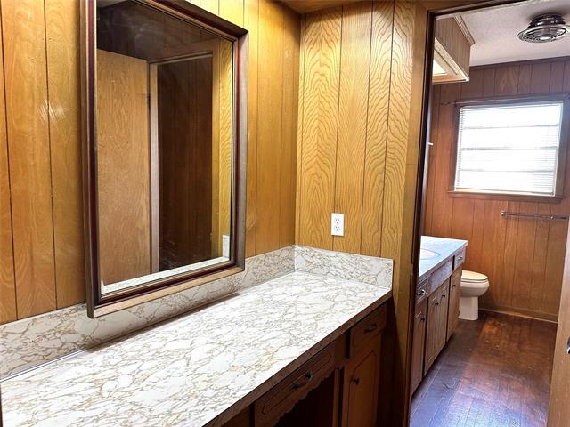 Building Photo - 706 Manson St