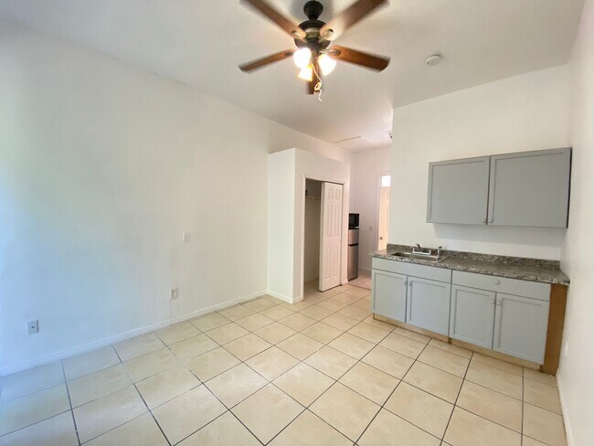 Building Photo - 4478 St Georges Ct