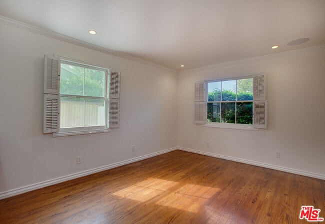 Building Photo - 3363 Colbert Ave