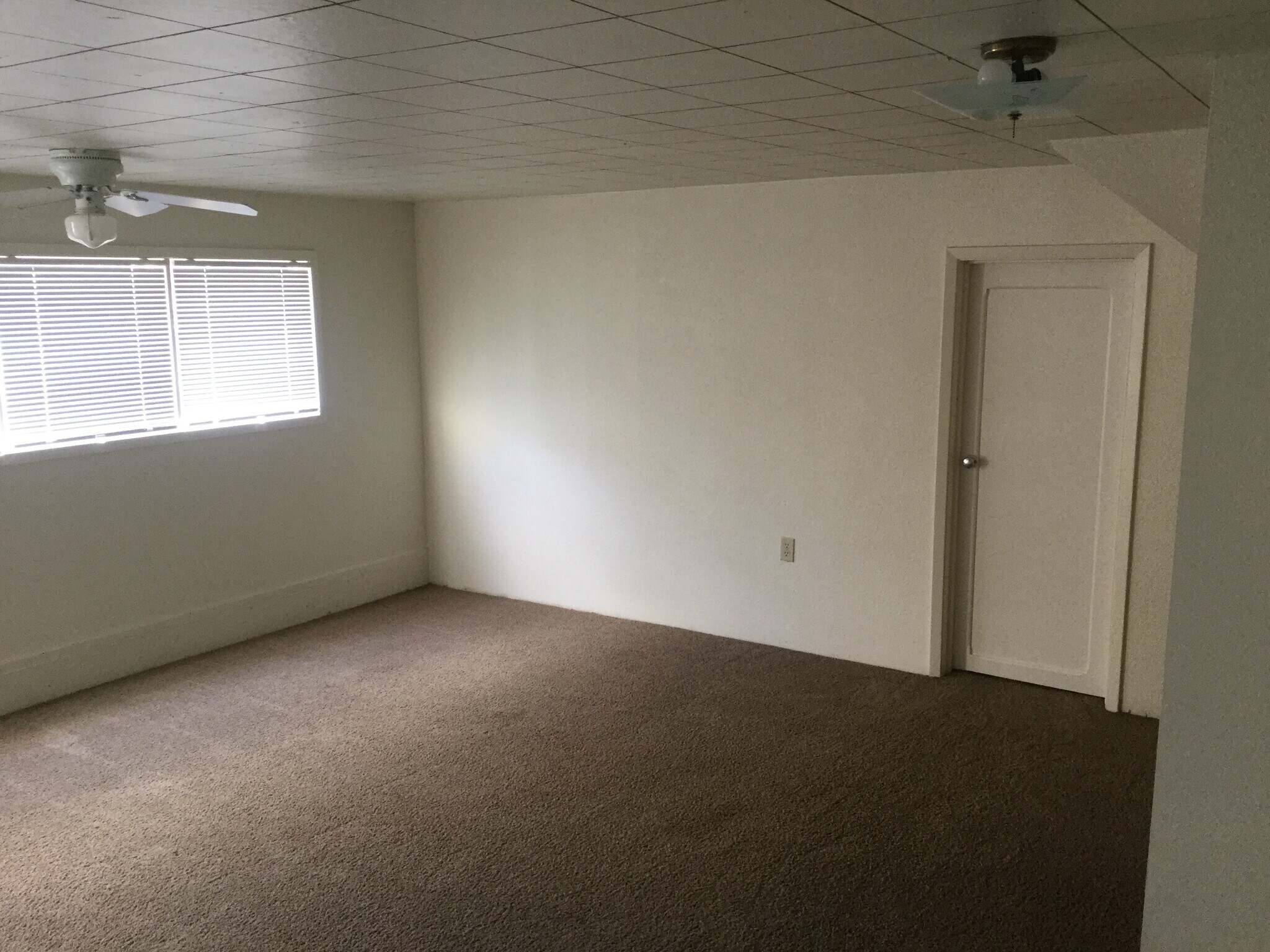 Building Photo - 1010 E 2nd St