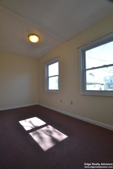 Building Photo - 39 Montfern Ave