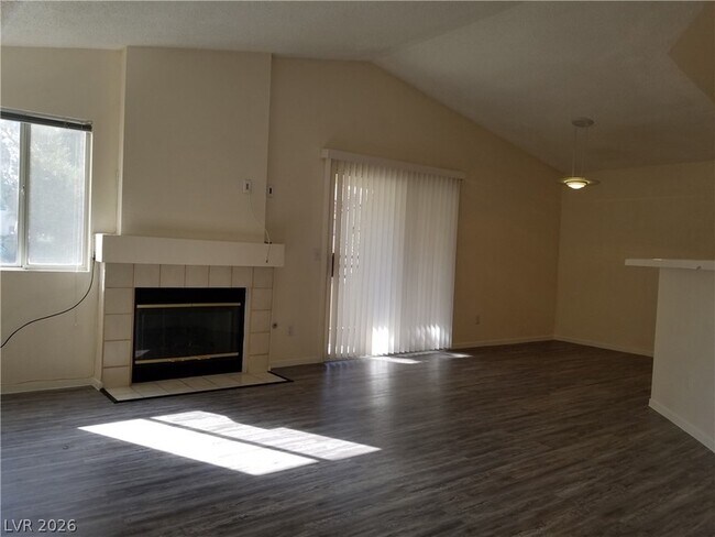 Building Photo - 733 Wheat Ridge Ln