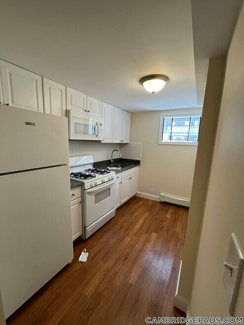 Building Photo - 381 Harvard St