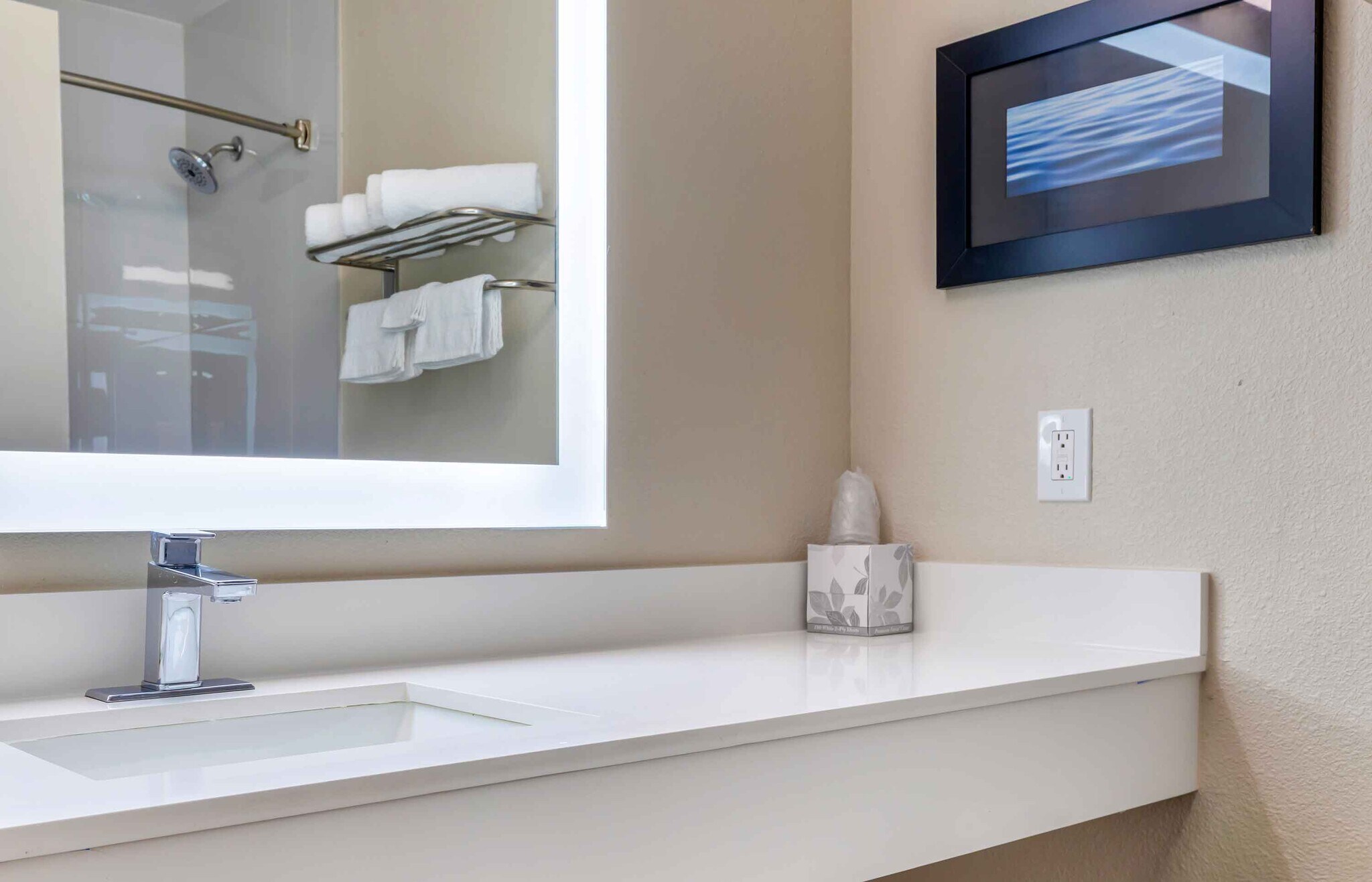 Building Photo - Furnished Studio-Arlington
