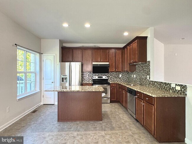 Building Photo - 312 Wilkinson Dr