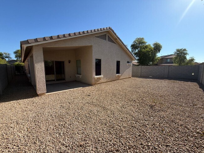 Building Photo - 13925 W Mauna Loa Ln
