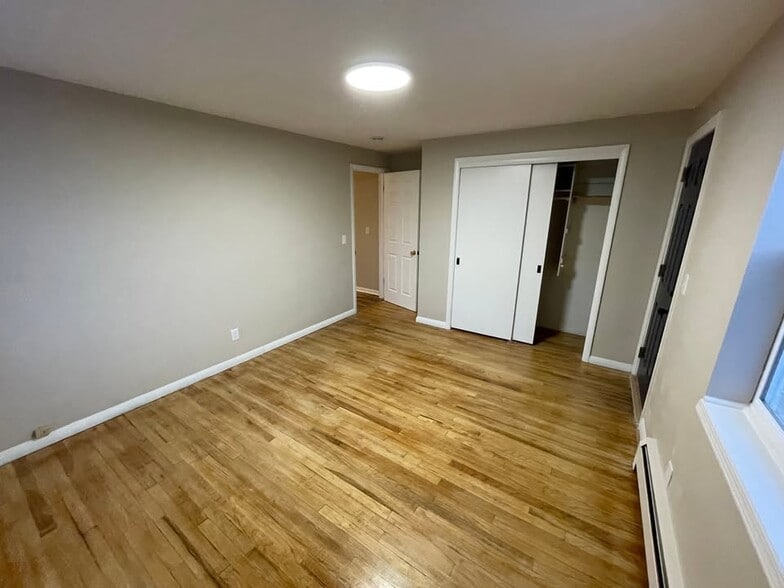 Building Photo - 415 Algoma St