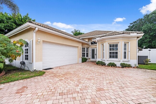 Building Photo - 7568 Eagle Point Dr