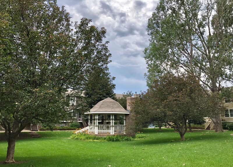 Building Photo - 3200 Azalea Dr