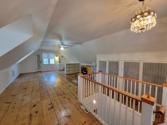 Building Photo - 1412 Rainbow Dr