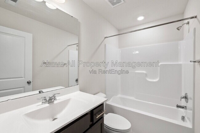 Building Photo - 1035 Shoreside Dr