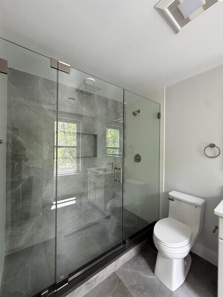 Building Photo - 37 Gore St