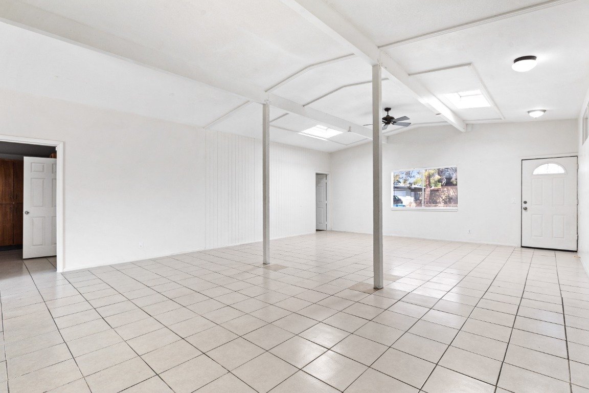 Building Photo - 221 Milinane Dr