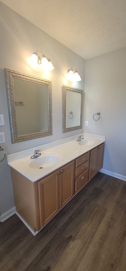 Building Photo - New Listing