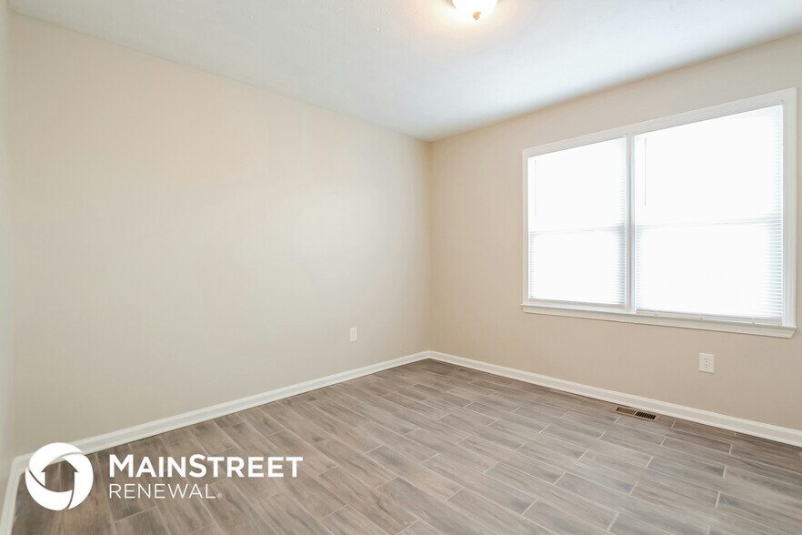 Building Photo - 170 Oak Landing Dr S