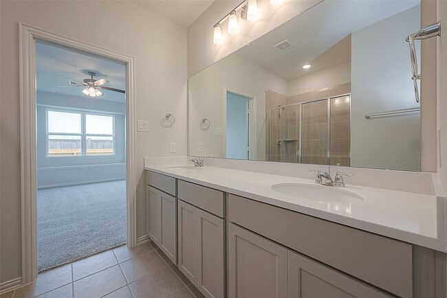 Building Photo - 27966 Western Crk Ct