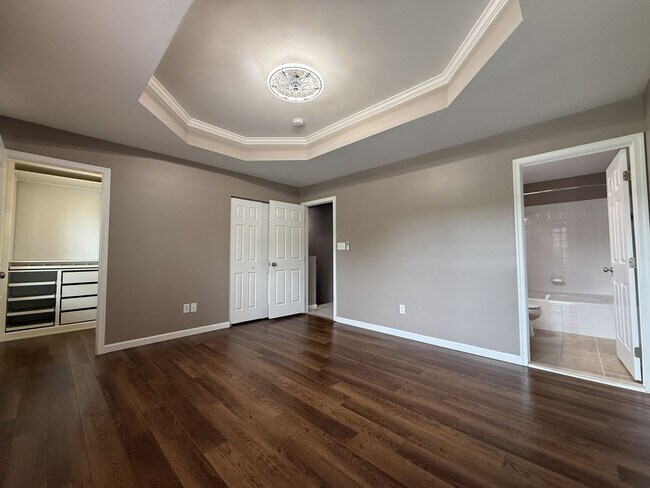 Building Photo - Stylish 3BR Home with Garage, Updated Interiors & Resort-Style Community Amenities Near Yorktown ...