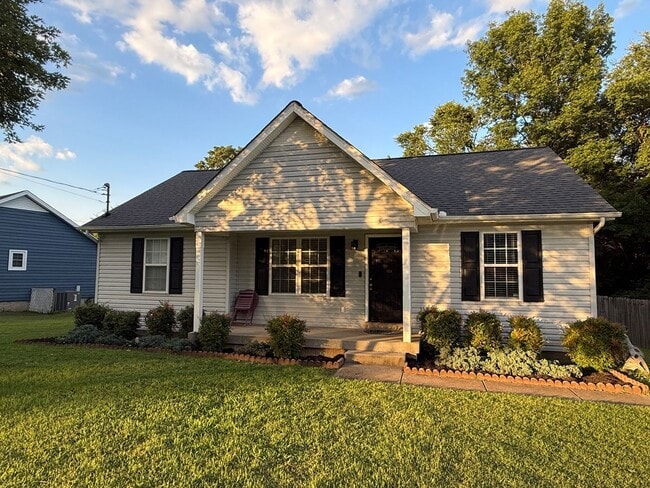 Building Photo - Charming 3-Bedroom Home with Large Lot