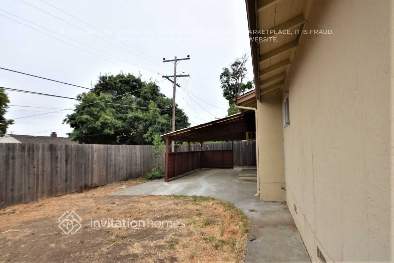 Building Photo - 1445 Delwood St