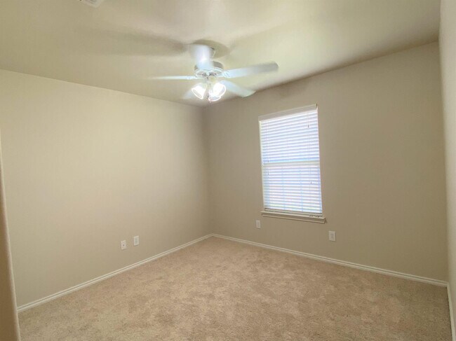 Building Photo - 2011 100th St