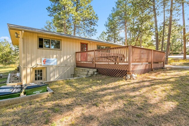 Building Photo - 27927 Circle Dr