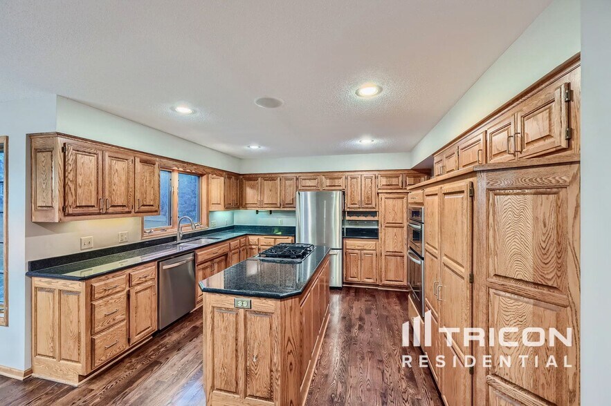 Building Photo - 12320 43rd Ave N