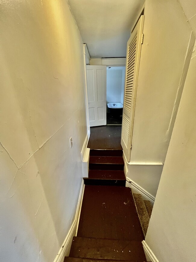 Building Photo - 975 Dorsey Ave