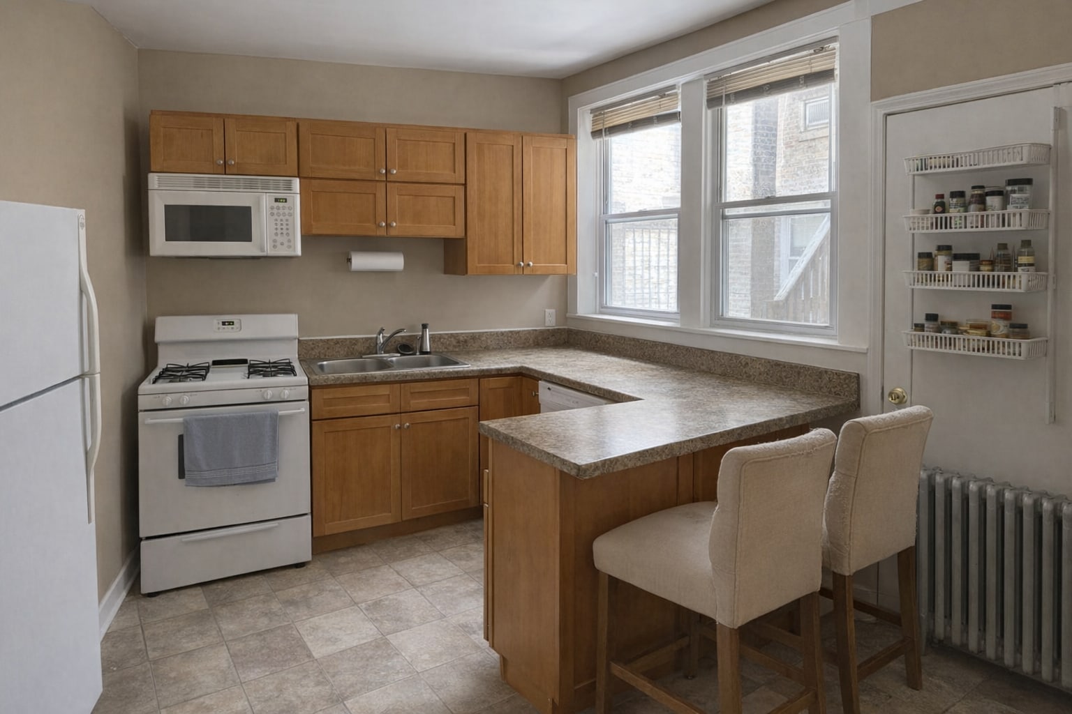 Kitchen - 1070 W Granville Ave