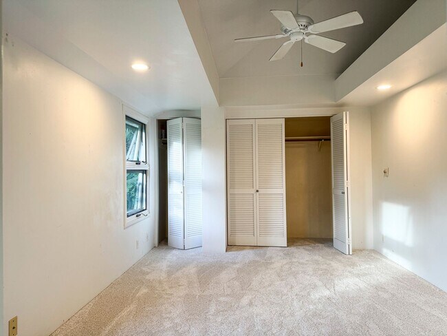 Building Photo - Available Now! Maunawili neighborhood - Adorable 2 bedroom cottage