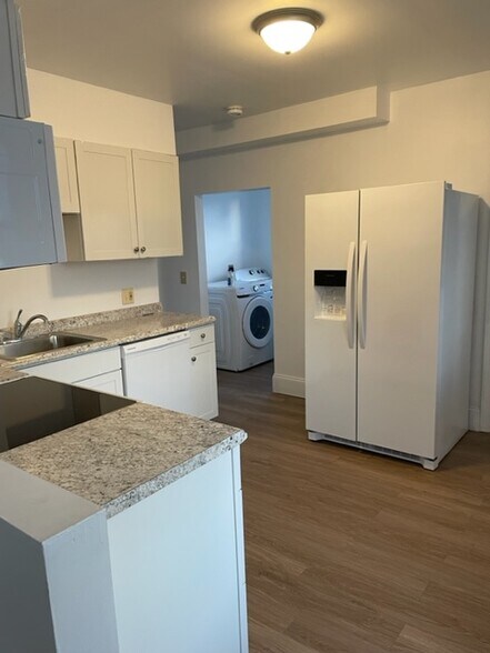 Building Photo - 262 Boston Tpke